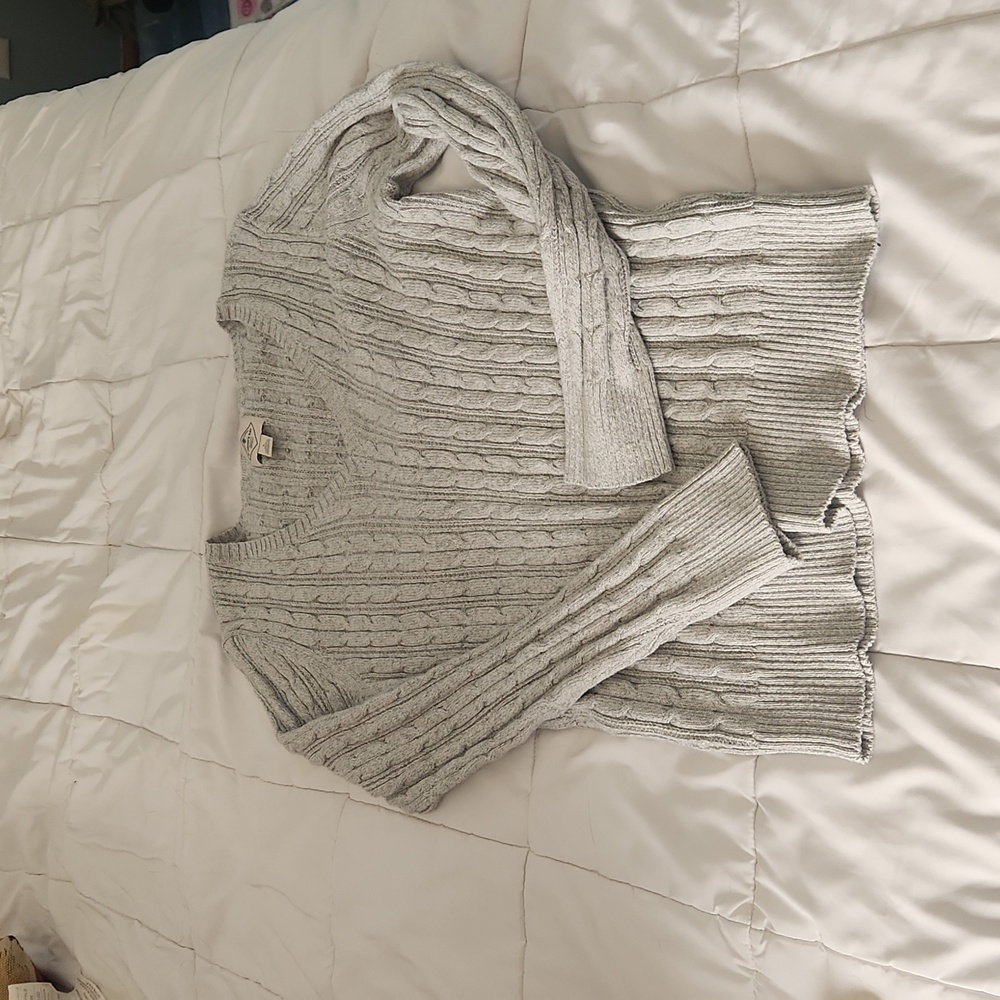 Women's St John's Bay gray v neck sweater, size large